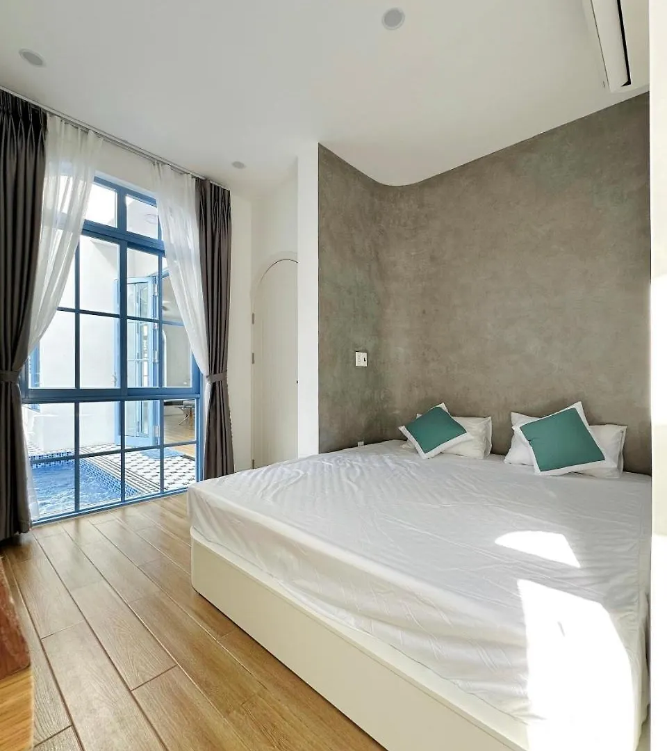 Serena Villa In Da Nang With 3 Bedrooms 0*,  베트남